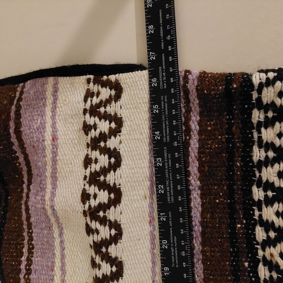 Aztec Print Poncho Purple Tones Size OS Rustic Fringed Thick Weaved Oversized - Picture 5 of 7